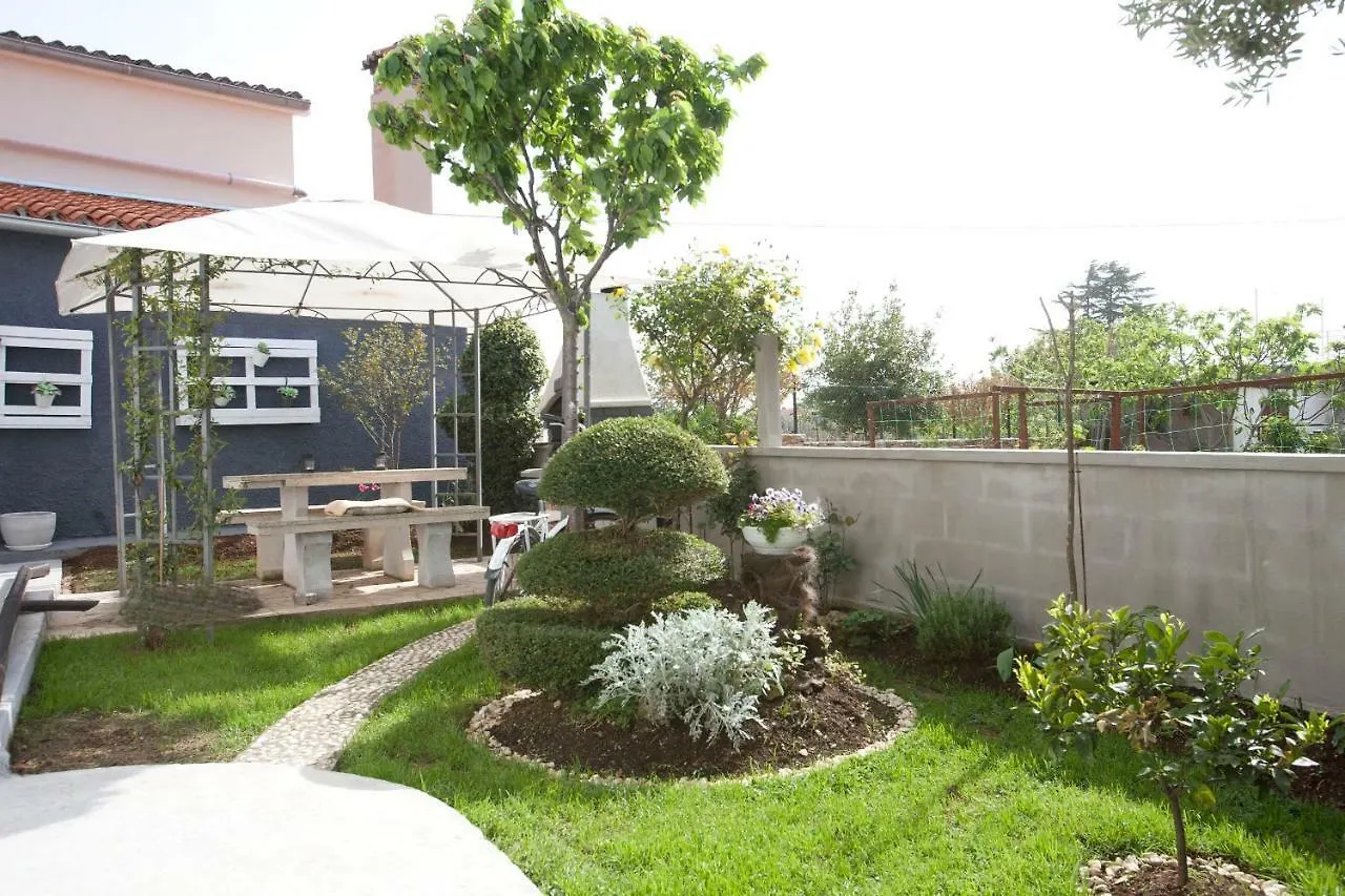Apartment Ana Fažana Kroatien